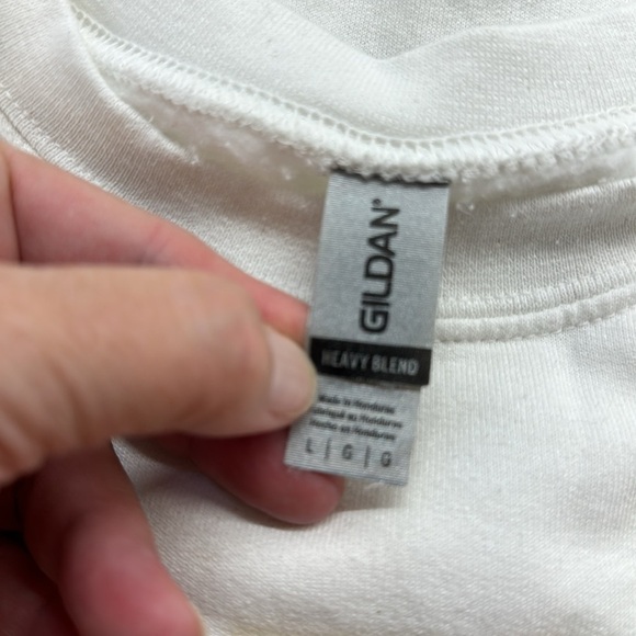 Gildan White I’m Here For Taylor Chiefs 87 with Taylor Swift Patches Sweatshirt - Picture 11 of 12